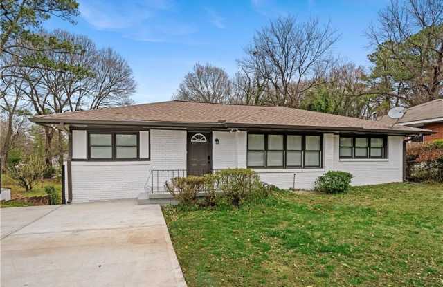 668 Custer Avenue SE A photos photos