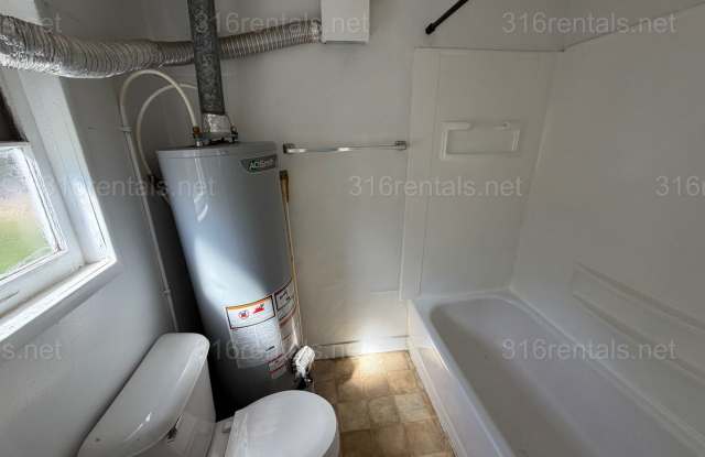 COMING SOON - 9/15 - $499 - 1 bed 1 bath - Single Family Home Gallery 3