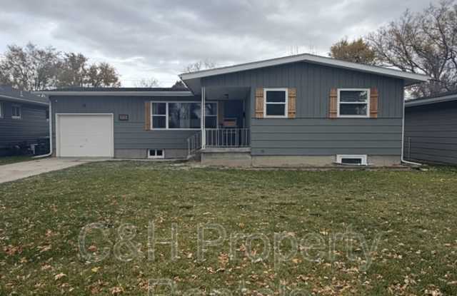 915 Avenue F - 915 Avenue F, Billings, MT 59102