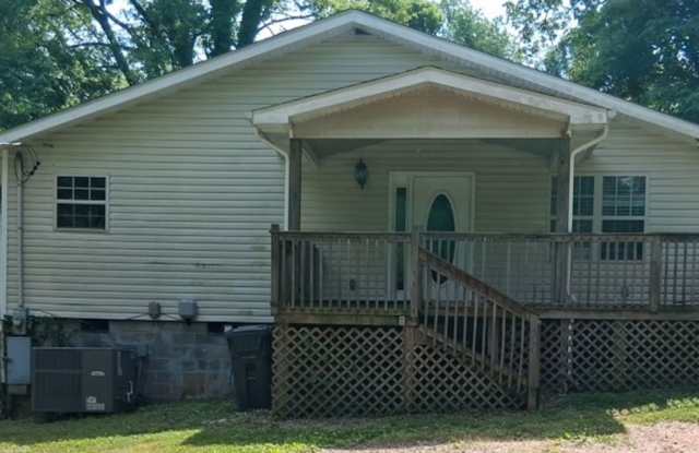 *Knoxville 37917 - FIVE bedroom, 2 bath newly remodeled home - Call Brad Croisdale (865) 805-9964 photos photos