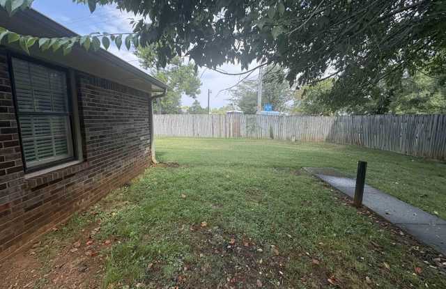 8147 Oldfield Road Gallery 3