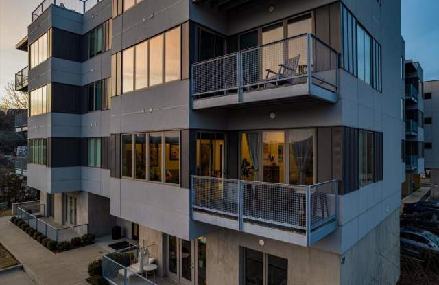 411 Fairpoint St #202 Gallery 4