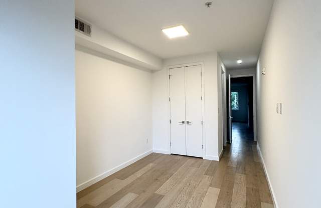 1806 I St Ne Gallery 3