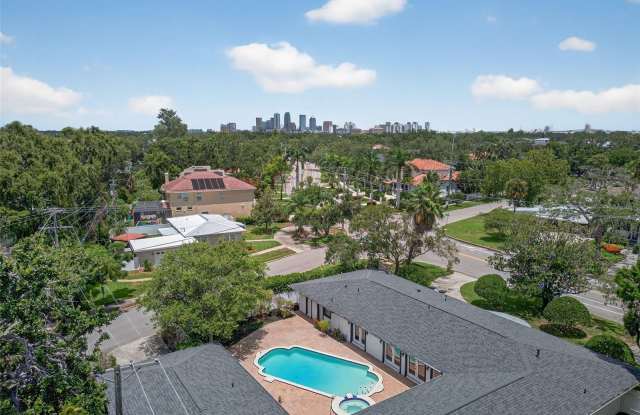 516 W DAVIS BOULEVARD photos photos