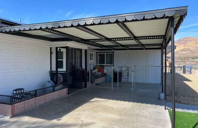 Beautiful 3 Bedroom 1 Bathroom House with Fenced and Landscaped Yard with All Utilities Included - 441 East Williams Street, San Bernardino County, CA 92398