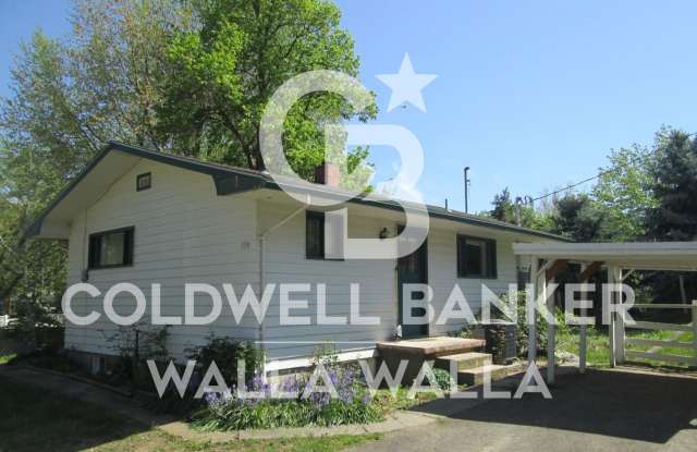 Off the beaten path - 539 Southwest 6th Street, Walla Walla County, WA 99324