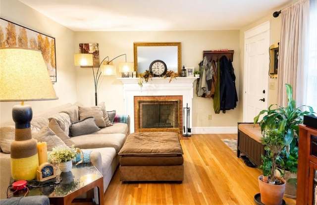 1290 W Main Road Gallery 3