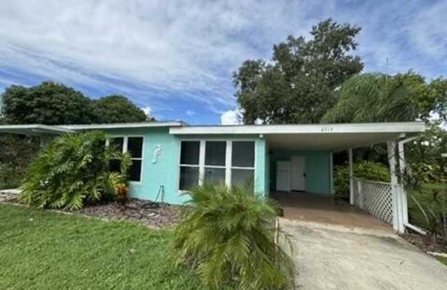 2914 Stetson Street photos photos