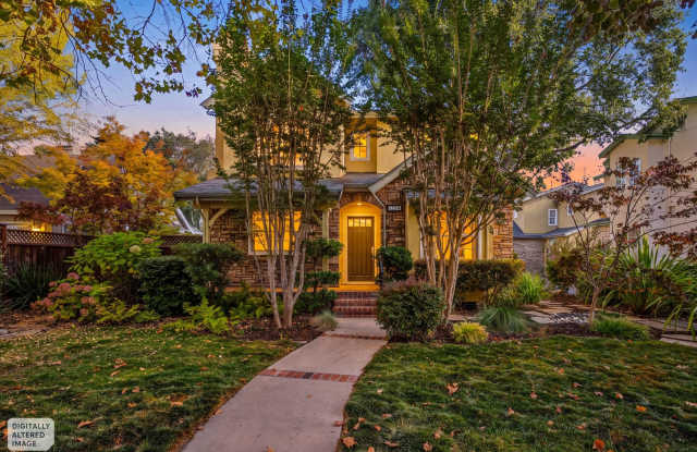 Elegant Downtown Menlo Park Residence with Timeless Architectural Detail Gallery 1