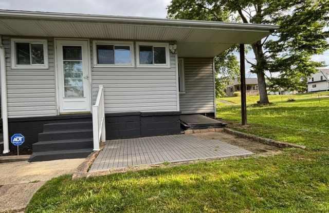 3 Bedroom Home North Hill Area Gallery 4