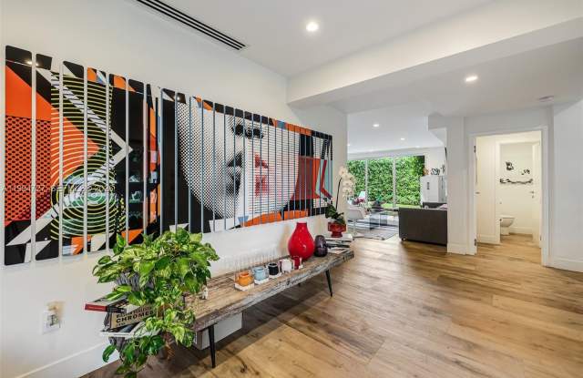 79 W Shore Dr - 79 Shore Drive East, Miami, FL 33133