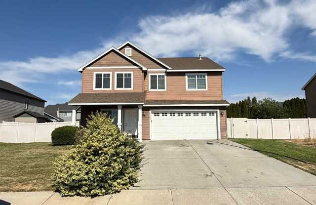 MOVE IN SPECIAL!!! Spacious 4-Bedroom Rental Home in Prime Pasco Location! - 6303 Klickitat Lane, Pasco, WA 99301