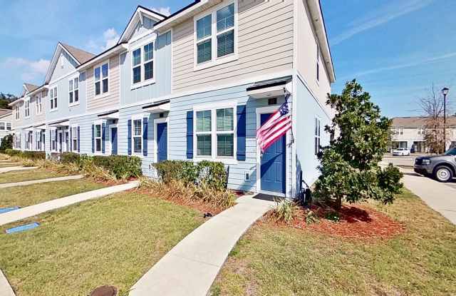 Beautiful townhome in Whispering Creek available now! photos photos