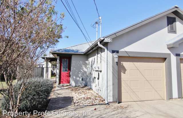 205 Anne Louise Dr. - 205 Anne Louise Drive, New Braunfels, TX 78130