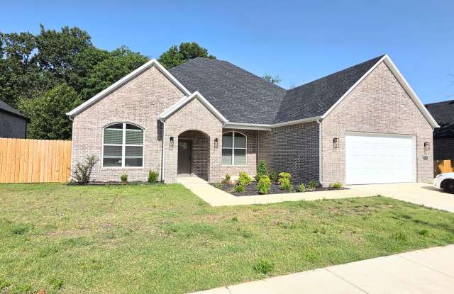 Large 5 Bedroom 3 Bath home in great location! photos photos