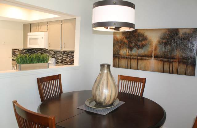 7805 Renaissance Ct Gallery 4