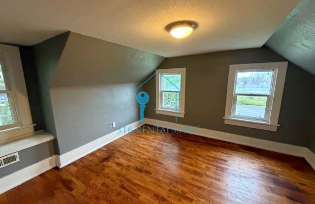 $899 | 2BR Newton Home w/ Hardwood Floors, Fireplace & Fenced Yard | Pets OK Gallery 3