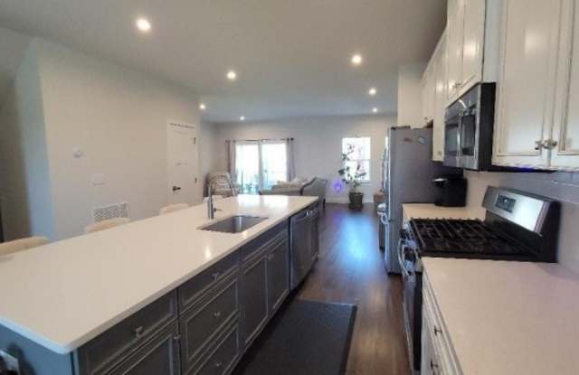 16 Clausen Ct Gallery 2