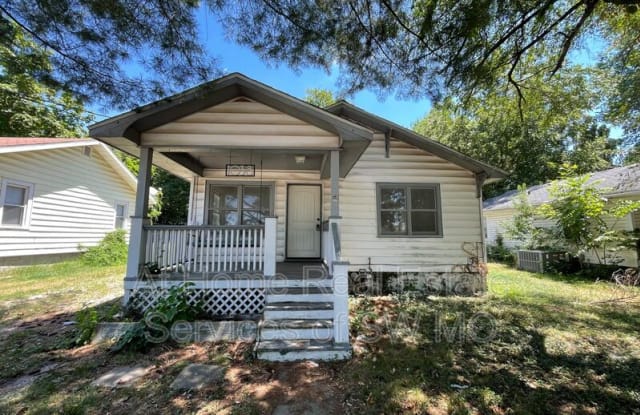 1038 S Stewart Ave photos photos