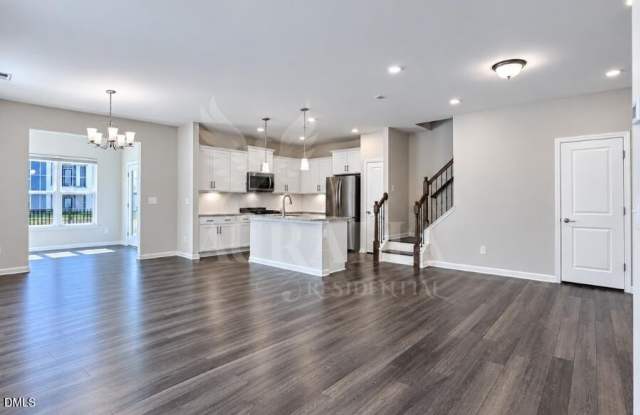 1110 Crater Lake Way Gallery 4