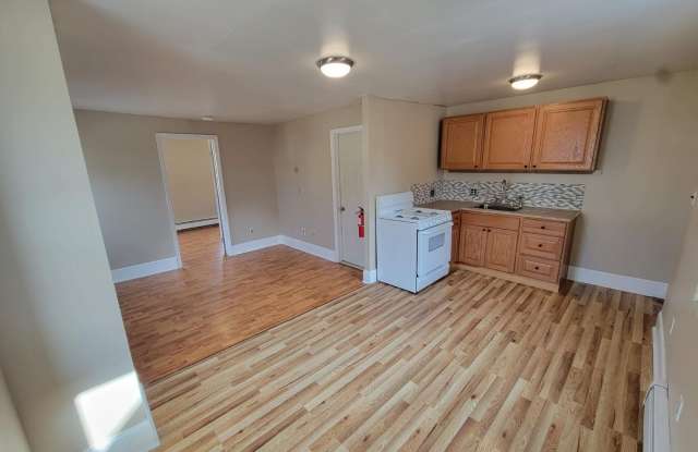 121 S Fulton Street - 121 South Fulton Street, Woodbridge, NJ 07095