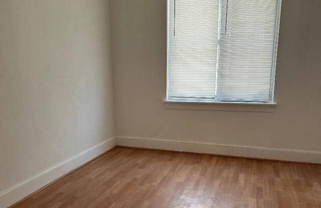 2419 SHANNON Place SE Gallery 2