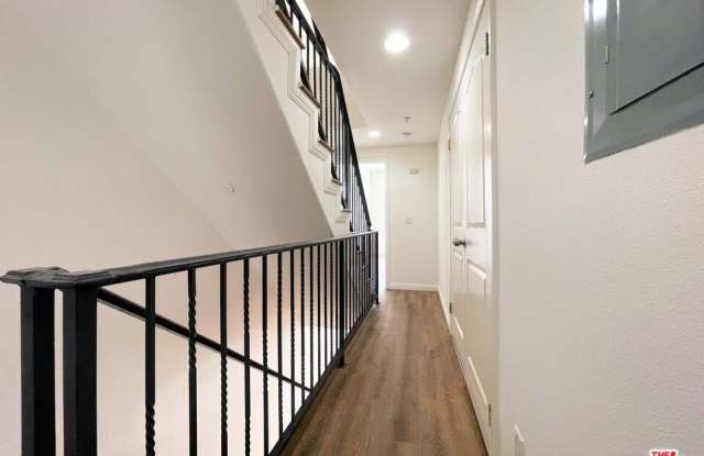 429 S St Andrews Pl Gallery 3