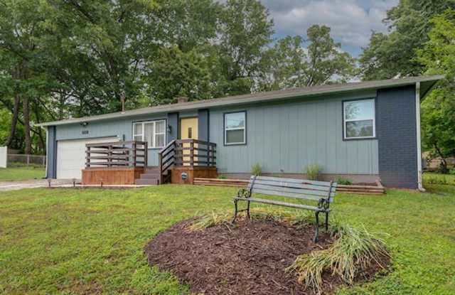 Beautiful 3 Bed, 2 Bath Home in Southeast Springfield! Gallery 1