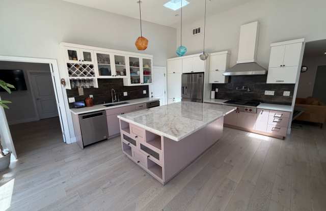 Recently Updated 3BD/2.5BA Santa Clara Home - Minutes from Westfield Valley Fair! Gallery 4