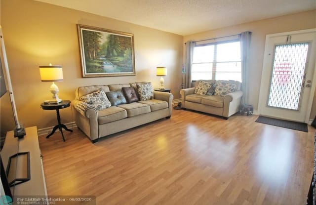 3033 Ellesmere B - 3033 Ellesmere B, Deerfield Beach, FL 33442