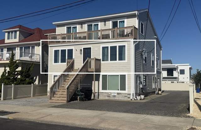 1105 N Ocean Avenue Gallery 1