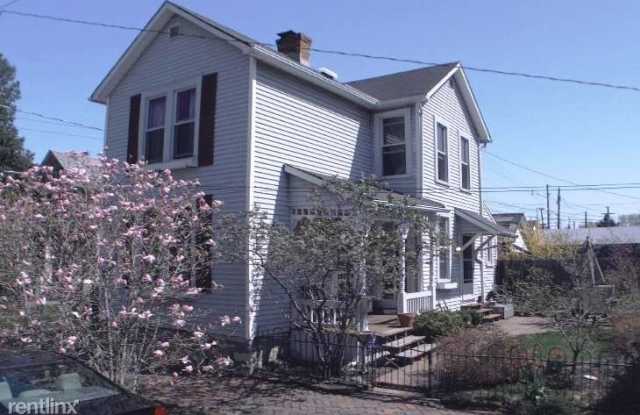 836 Bruck Street Gallery 3