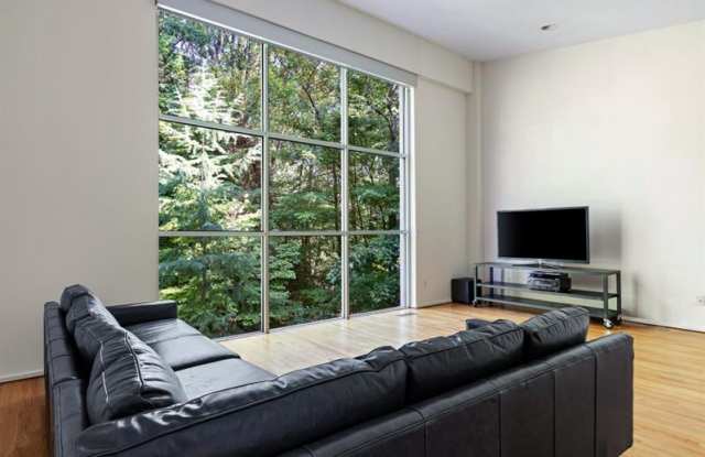 2987 Northside Drive NW Gallery 2