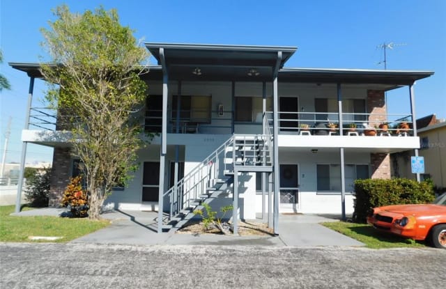 2099 KINGS HIGHWAY - 2099 Kings Highway, Clearwater, FL 33755