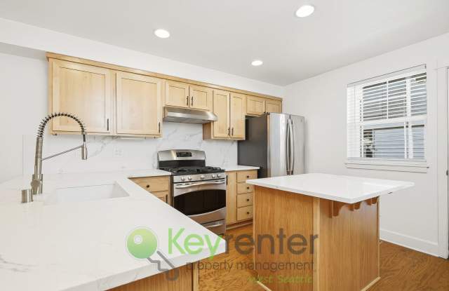 Modern Comfort Meets Classic Seattle Charm **$1,000 rent credit w/ 18-month lease signed** Gallery 3