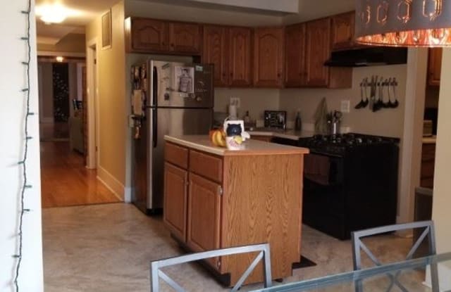 5828 N Kenmore Ave 2 - 5828 North Kenmore Avenue, Chicago, IL 60660