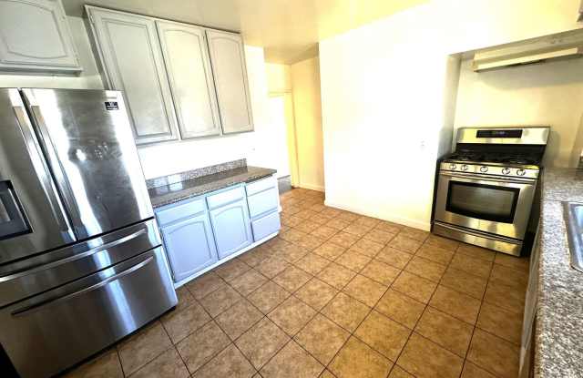 3 + Beds 2 Baths Home With Large Yard /Washer and Dryer Hook- Ups photos photos