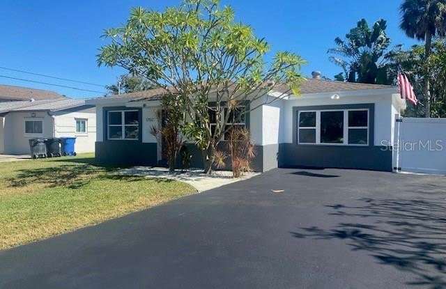 1702 BAYOU GRANDE BOULEVARD NE - 1702 Bayou Grande Boulevard Northeast, St. Petersburg, FL 33703