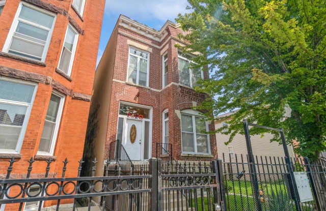 2420 W Polk Street photos photos