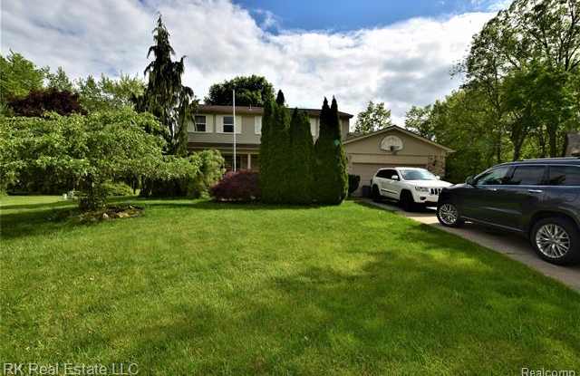 749 DUNEDIN Court - 749 Dunedin Court, Rochester Hills, MI 48309