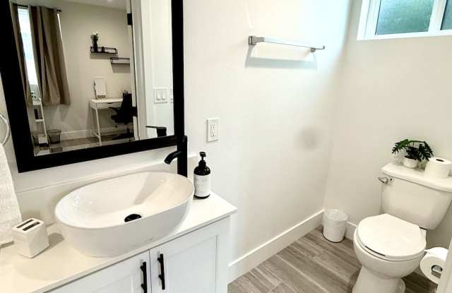 1597 1/2 West 37th Street Gallery 2