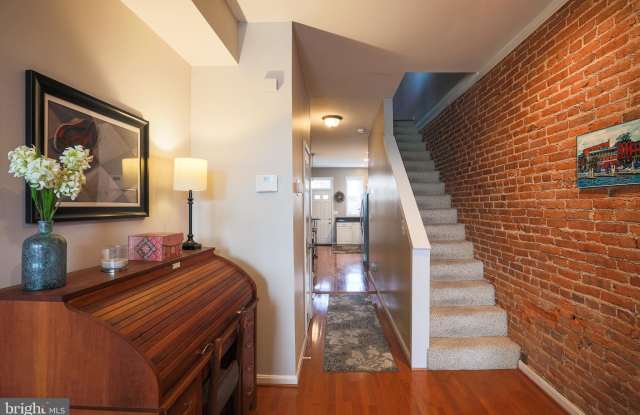 2608 HUDSON STREET Gallery 3