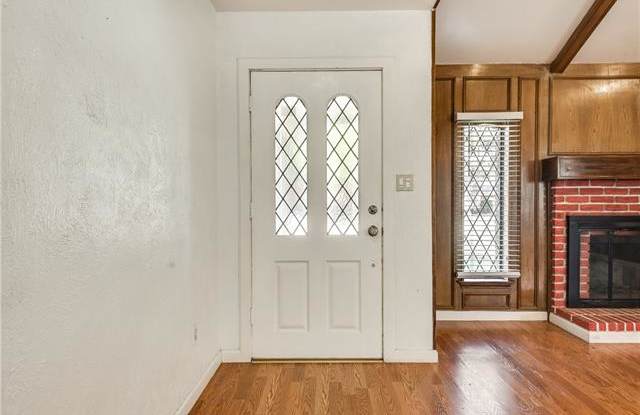 2718 Big Oaks Drive Gallery 3