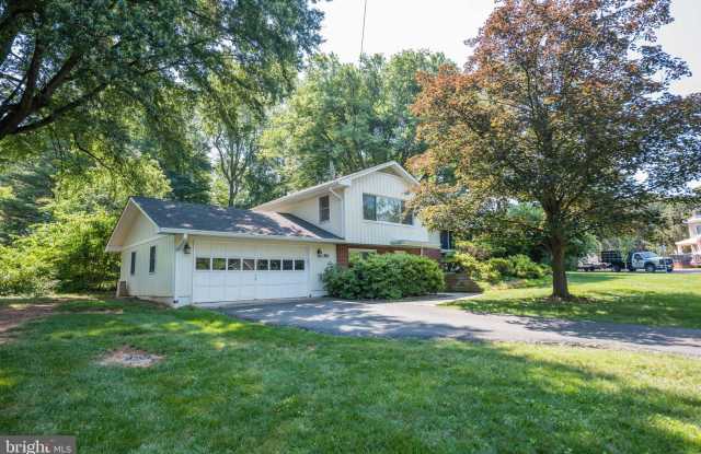 901 ECHOLS SE - 901 Echols Street Southeast, Vienna, VA 22180