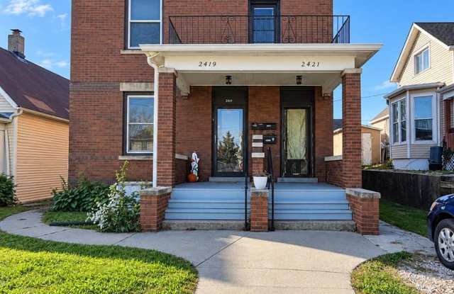 Historic Charm Meets Downtown Convenience! Gallery 1