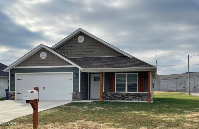 1402 E 19th Street - 1402 East 19th Street, Joplin, MO 64804