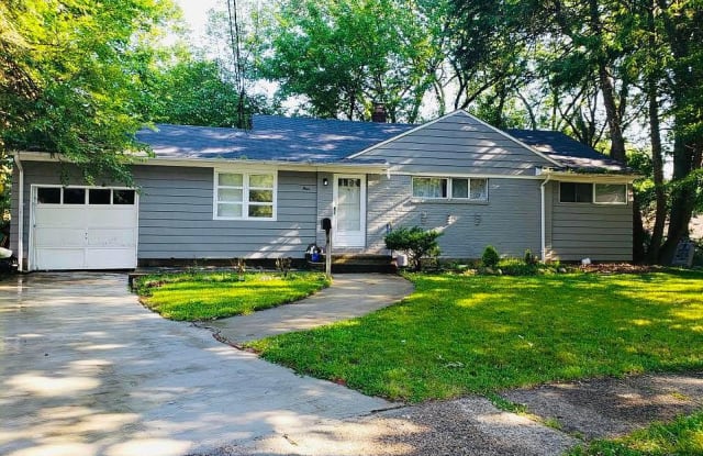 4 Warwick Ct - 4 Warwick Court, River Edge, NJ 07661