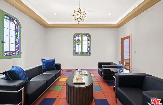 1518 S Gramercy Pl - 1518 South Gramercy Place, Los Angeles, CA 90019