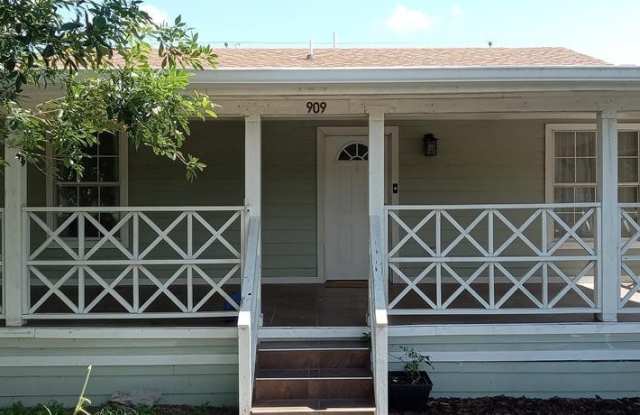 909 E ADAMS AVE - 909 East Adams Avenue, Harlingen, TX 78550