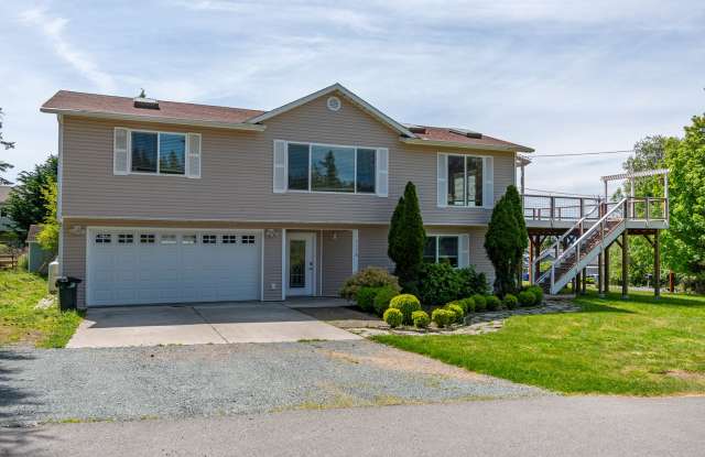 Spacious 2+ Bedroom Home on Corner Lot in Admirals Cove photos photos